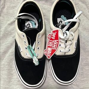 Vans Classic Black and White Low-Tops Comfycush